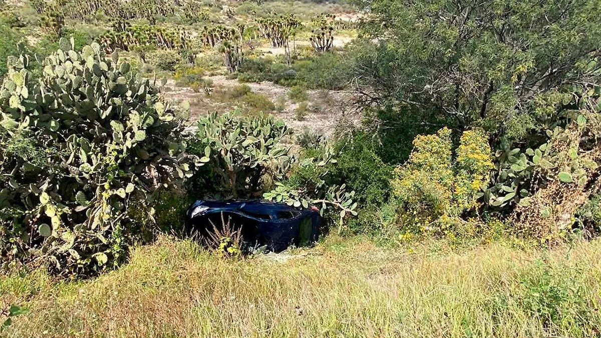 volcadura de auto en carretera de Tehuacan